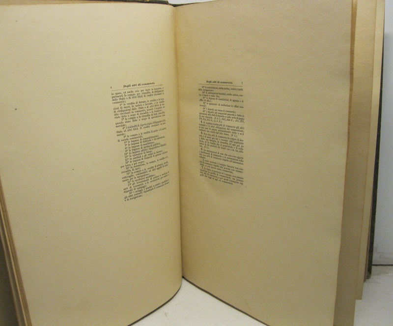 Codice di commercio del Regno d'Italia comparato coi principali codici di commercio d'Europa e riassunto in apposito indice alfabetico analitico, per cura dell' avv. F. M. Fiore-Uoria V. Console d'Olanda in Piemonte